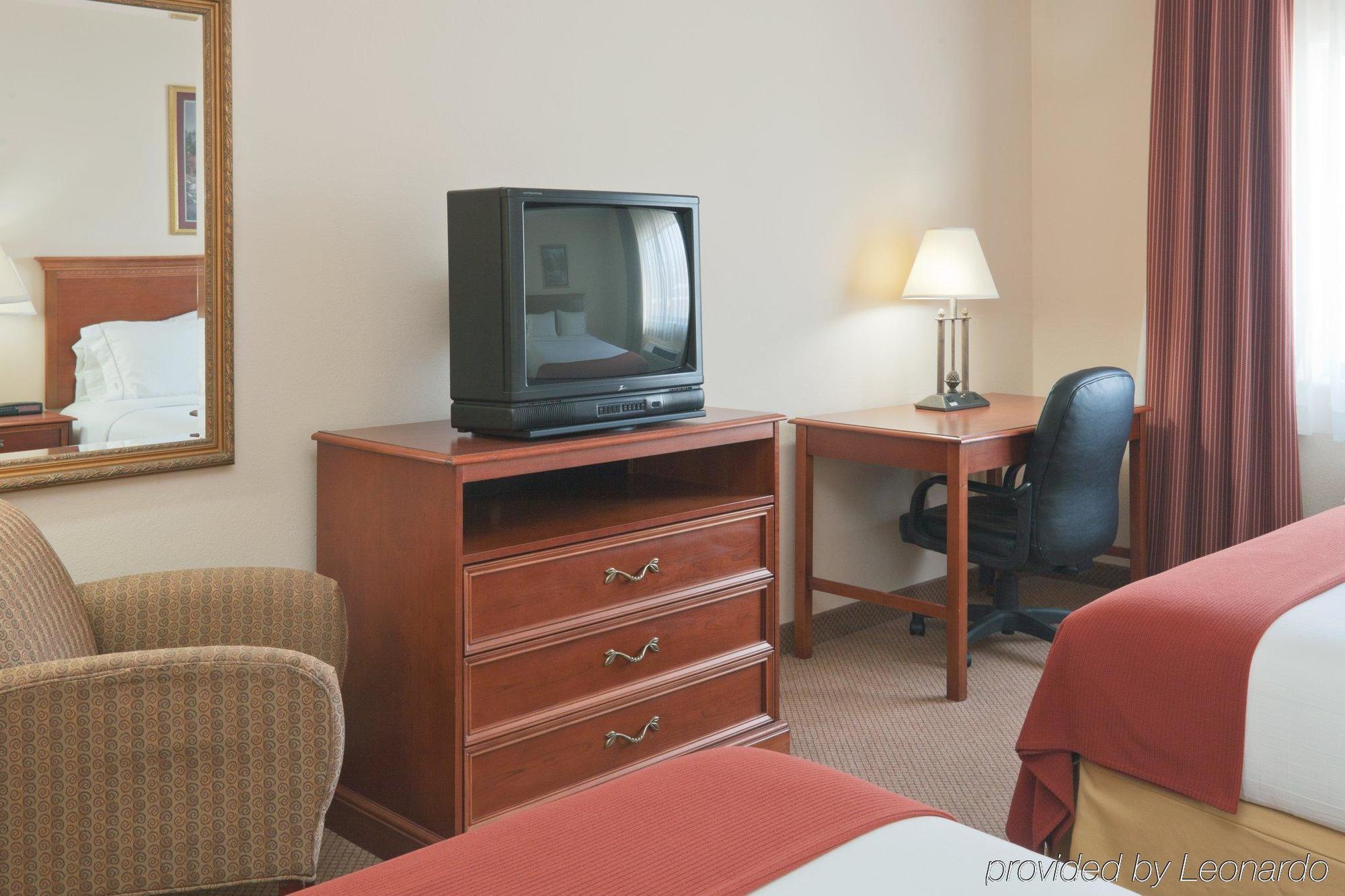 Hotel Baymont By Wyndham Portage Habitación foto