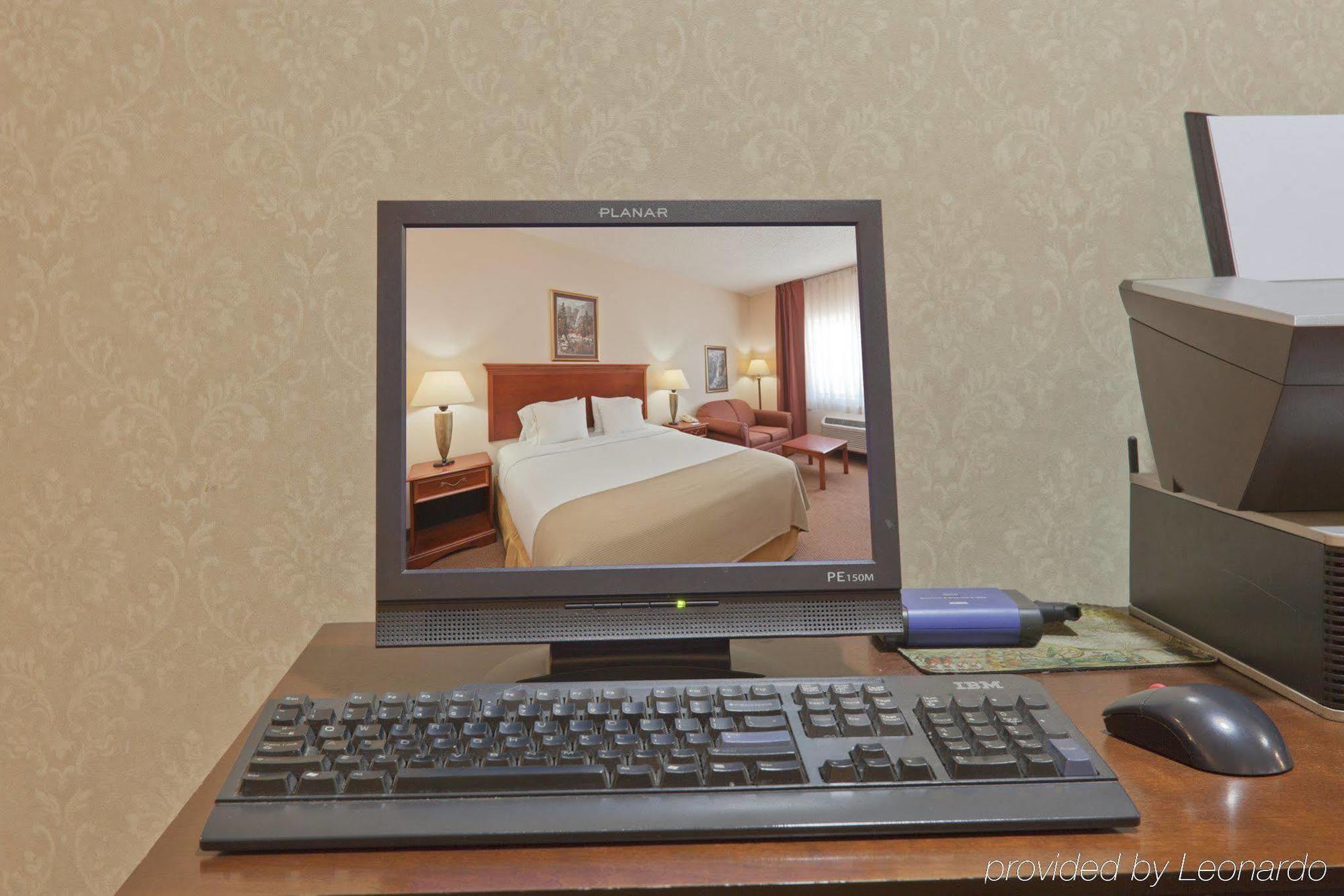 Hotel Baymont By Wyndham Portage Facilidades foto