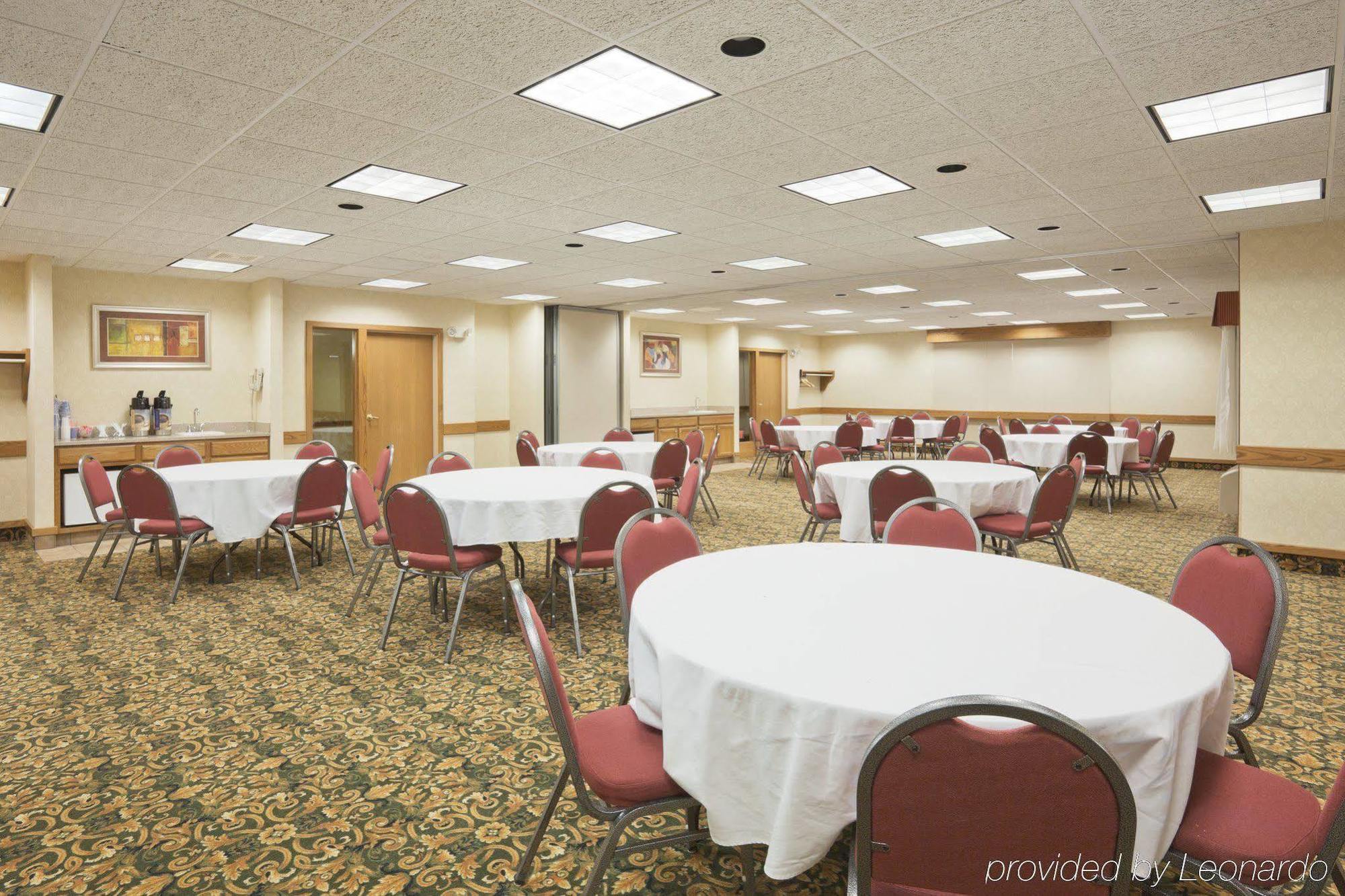 Hotel Baymont By Wyndham Portage Facilidades foto